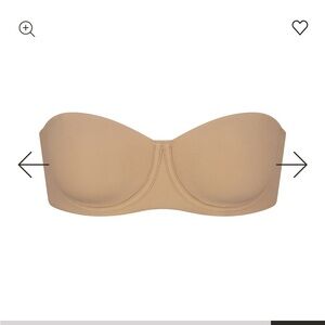 NWT Skims Fits Everyone Strapless Bra